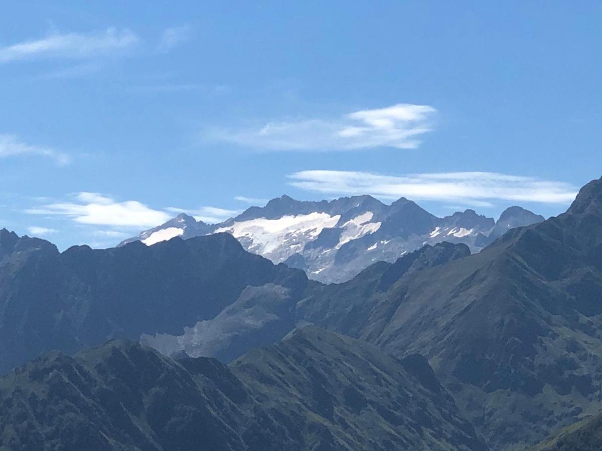 Отель Le 41 Avenue Foch Bagneres-de-Luchon Экстерьер фото